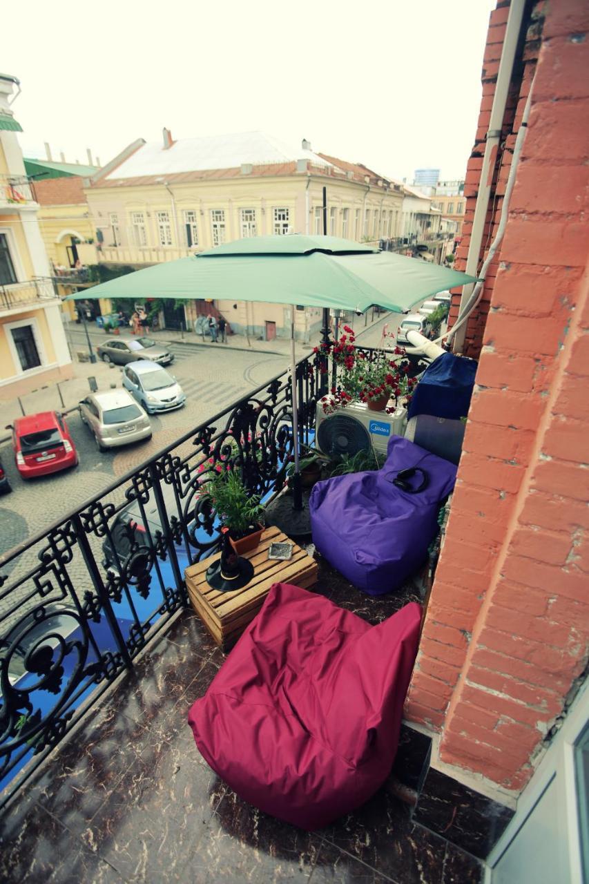 Lilus Hostel Батуми Экстерьер фото