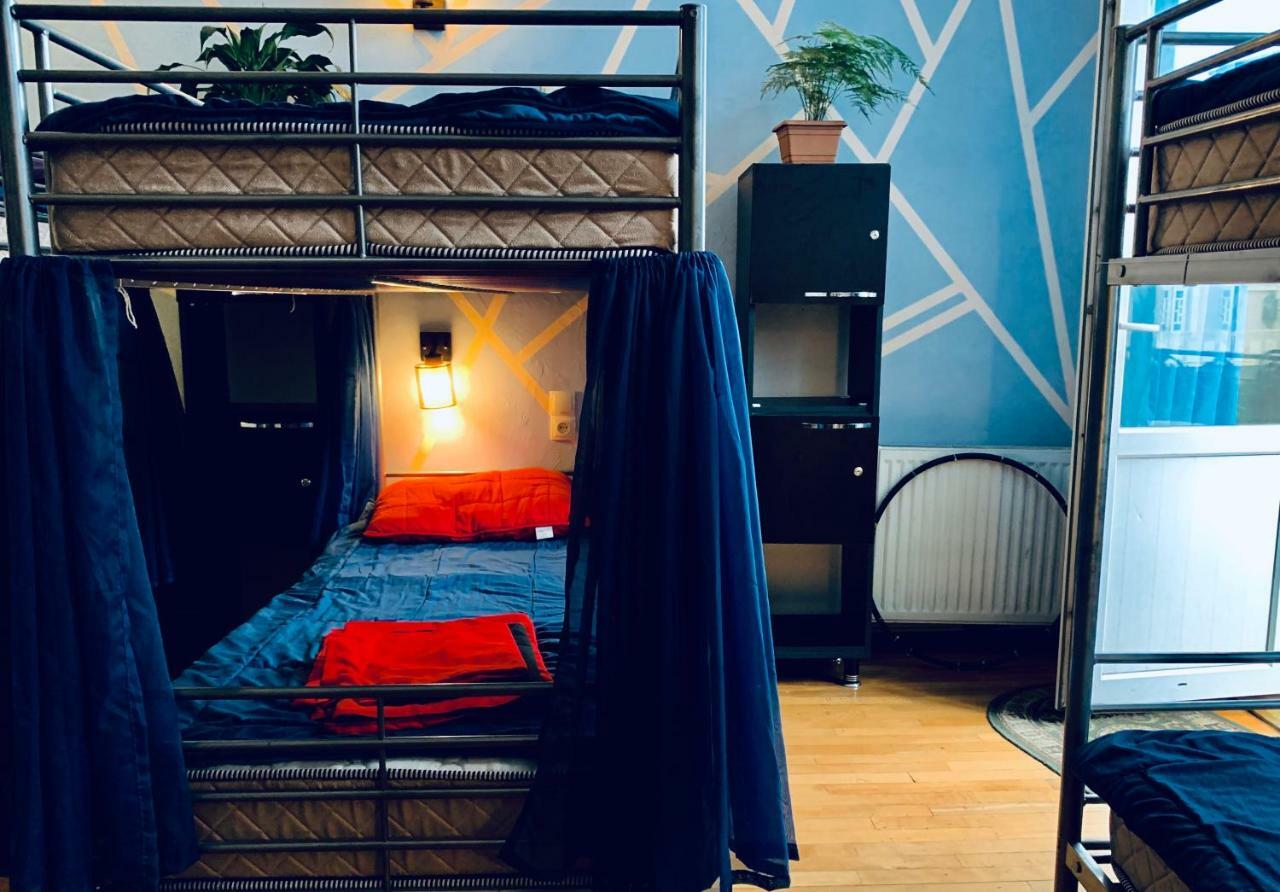 Lilus Hostel Батуми Экстерьер фото